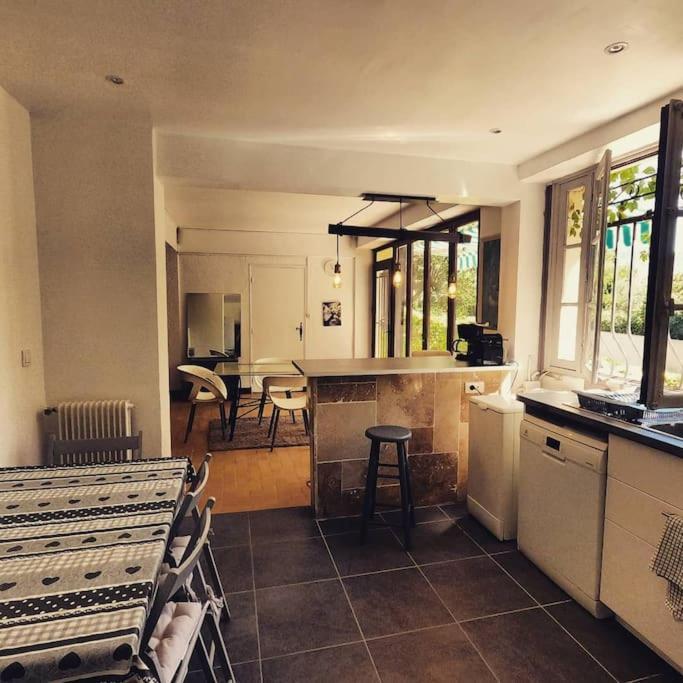 Charmant Rez De Villa Climatise Renove, 90M2 Avec Parking 카시스 외부 사진