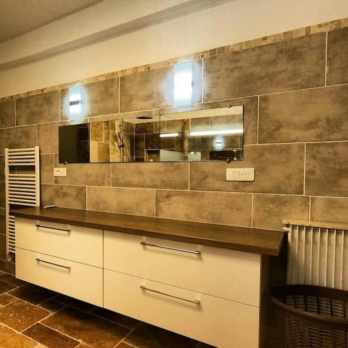 Charmant Rez De Villa Climatise Renove, 90M2 Avec Parking 카시스 외부 사진