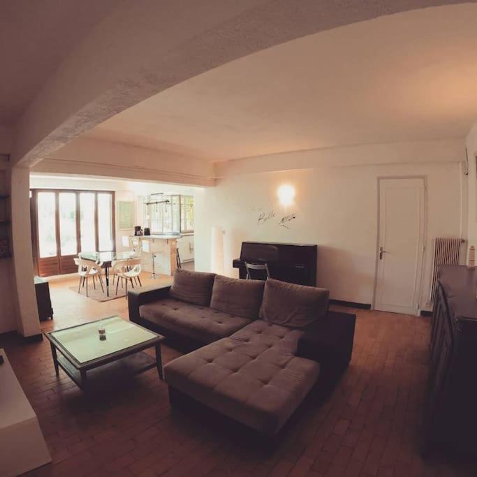 Charmant Rez De Villa Climatise Renove, 90M2 Avec Parking 카시스 외부 사진