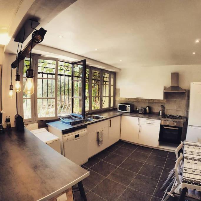 Charmant Rez De Villa Climatise Renove, 90M2 Avec Parking 카시스 외부 사진
