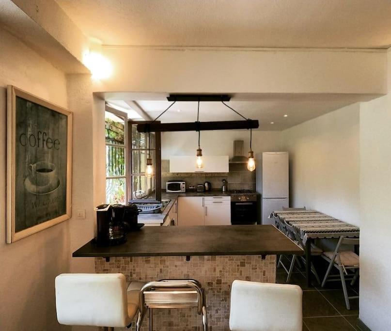 Charmant Rez De Villa Climatise Renove, 90M2 Avec Parking 카시스 외부 사진