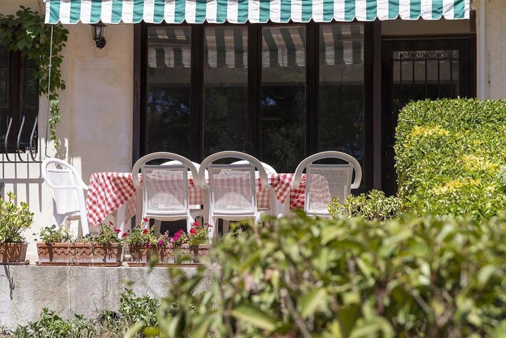 Charmant Rez De Villa Climatise Renove, 90M2 Avec Parking 카시스 외부 사진