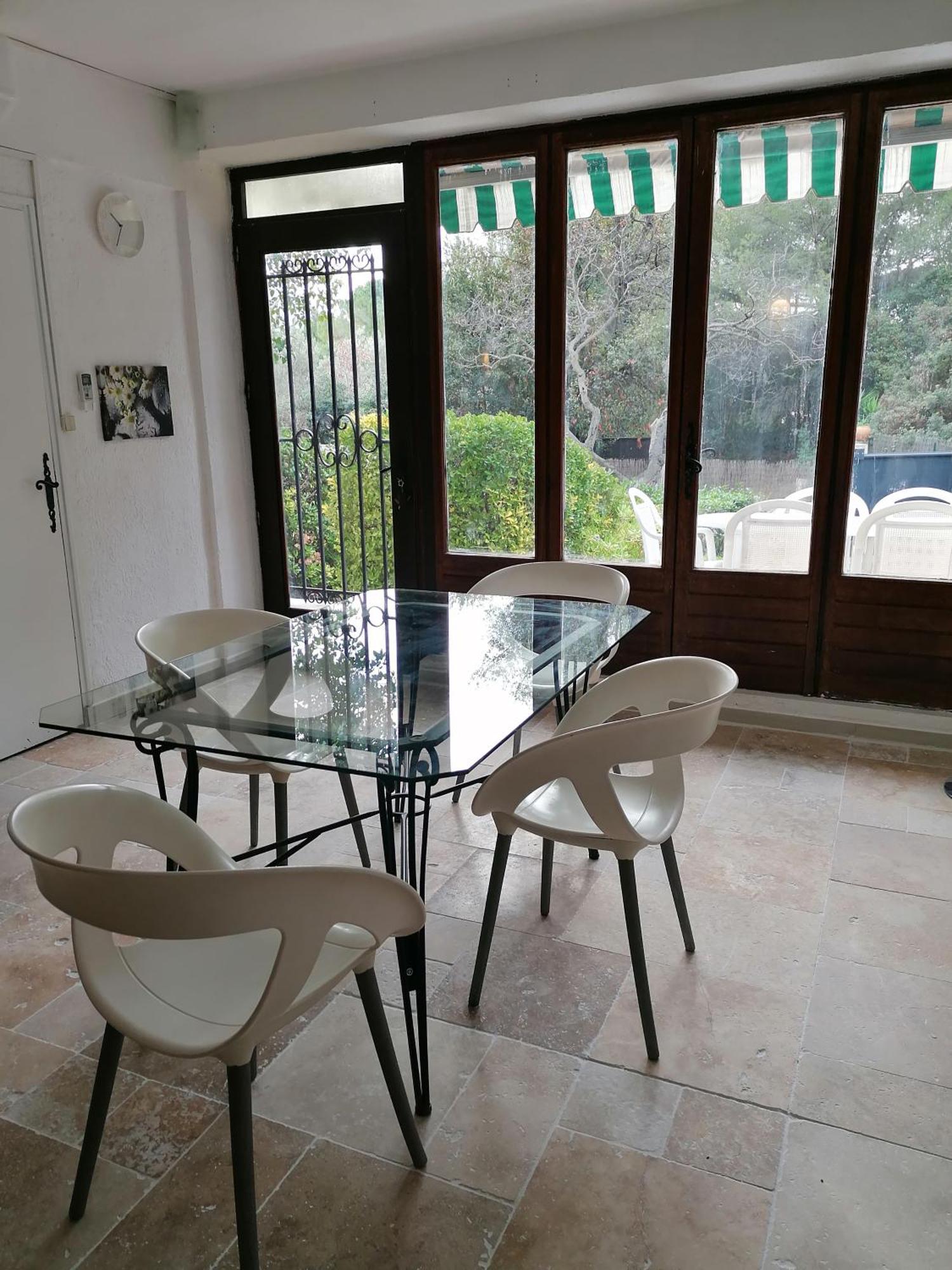 Charmant Rez De Villa Climatise Renove, 90M2 Avec Parking 카시스 외부 사진